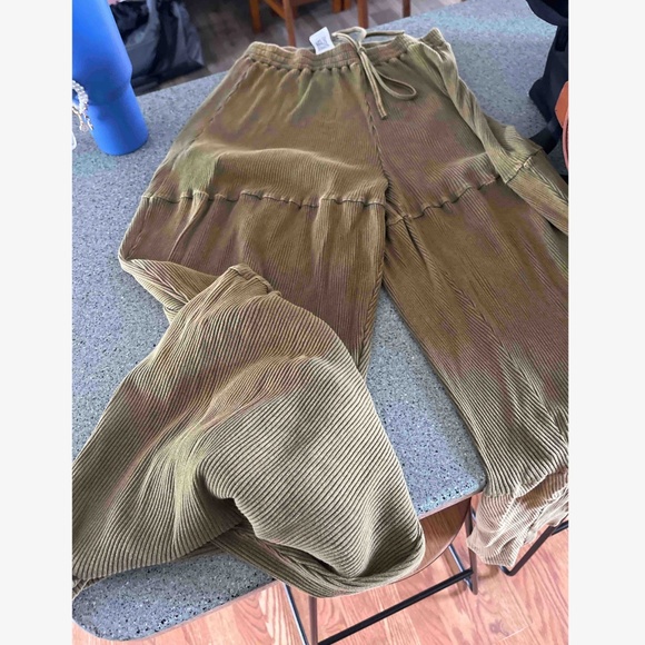 Green Ribbed Cotton Stretchy Waist Wide Leg Pants - Picture 7 of 11